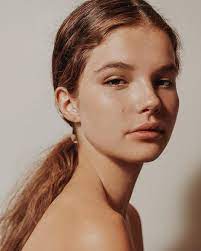 Pin By Mariaapoolo On Gorgeous G I R L S Portrait Girl Portrait Portrait Photography
