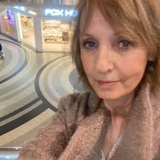 Captain Bob Bartlett, spent more than 50 years mapping and exploring the  waters of the far north and led over 40 expeditions to the Arctic. Here he  is (on the right) with