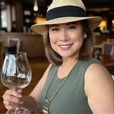 Juan Ponce Enrile is the consummate political butterfly, aka “balimbing”.  Defense Secretary/ Minister siya ni dating Pangulong Ferdinand Marcos. Siya  rin ang kasabwat diumano ni Marcos sa zarzuela na naambush kuno si