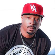 Where is the amp located in a 2013 Panamera?