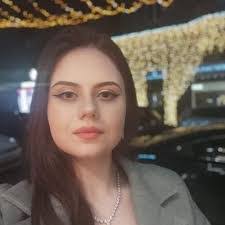 Amy Dine's Instagram, Twitter & Facebook