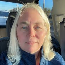 Lisa Clawson's Instagram, Twitter & Facebook