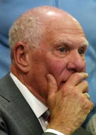 Robert Robins's Instagram, Twitter & Facebook