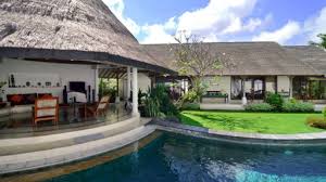 Villa mungil ini berdiri di atas tanah seluas 105 mtr2 dengan luas bangunan. Villa Damai Kecil In Seminyak Bali 3 Bedrooms Best Price Reviews