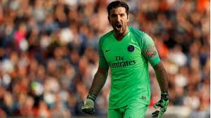 Gianluigi buffon of italy and juventus accepts the best goalkeeper award during the best fifa football awards at the london palladium on october 23 and to say goodbye to all the teammates and friends that i'll always consider my brothers. Ligue 1 Buffon Set For Psg Exit Marca In English