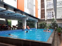 Booking hotel di bandung, cari penginapan murah terdekat, refund mudah, bayar di hotel. Kolam Renang V Hotel Bandung Akwnulis