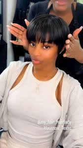 Jocelyn Hale's Instagram, Twitter & Facebook