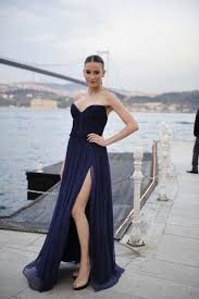 deniz cinar adli kullanicinin feminine panosundaki pin kiyafet guzel kadinlar unluler