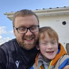 For the people who report players a say there cheating …. THATS WHAT  KNOWING SOMEONE IS CHEATING LOOKS LIKE!!! Epic is soooo up to the cheating  by the time ole got to