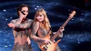 Ecco tutto quel che c'è da sapere su di lei. Maneskin Victoria De Angelis Damiano L Avevamo Cacciato Perche Troppo Pop Corriere It