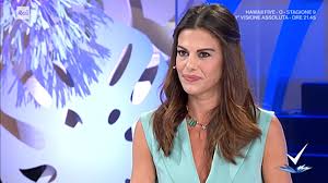 La guaccero non ha mai nascosto il suo desiderio di maternità e dopo il matrimonio sarebbe anche più che naturale. Bianca Guaccero Assente A Detto Fatto E In Isolamento Newsby