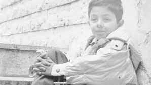 «un ragazzo di 24 anni che lavora in piccoli supermarket di proprietà, perché mio padre ha utilizzato bene i. Toto Cascio Rivela Dopo Nuovo Cinema Paradiso Sono Diventato Quasi Cieco La Repubblica