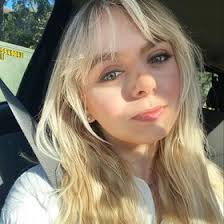 Vanessa Craig (Vanessa143rose)