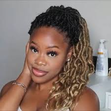 Amazon.com : Hahoness Goddess Wavy Locs Crochet Hair 16 Inch 1 Pack Ombre  Burgundy Pre Looped Curly Soft Faux Locs Dreadlock Synthetic Ombre Braiding  Hair Extensions For Black Women(16 Inch-1 Pack,OT1B/BUG) :