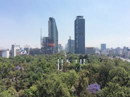 Desarrollo con gran ubicación, encontrara?s departamentos con excelentes vistas y una diversidad de a?reas comunes para disfrutar. Bosque De Chapultepec Vista A La Avenida Paseo De La Reforma City View Mexico Mexico City