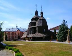 Вознесіння відзначається на сороковий день після воскресіння христового, тому свято завжди припадає на четвер. Fajl Cerkva Voznesinnya Gospodnogo Chortkiv 2019 Liva Storona Jpg Vikipediya