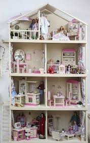 Pin Von Camila Marques Auf Brincadeiras Com Dulce Puppenhaus Puppenhausmobel Barbie Haus