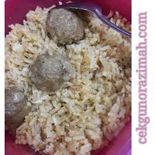 2 tsb minyak untuk menggoreng 1 bungkus bihun (basuh dan toskan—tak perlu rendam) 10 ekor udang sederhana besar (dibuang kulit) 2 camca besar cili kisar (nak lagi pedas.sila tambah) 4 tsb sos cili 6 tsb kicap nasi goreng noxxa 1. Resepi Nasi Goreng Meatball Noxxa Cikgu Norazimah