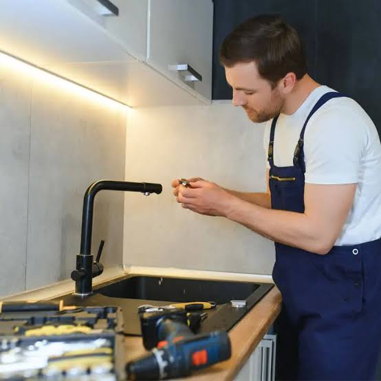 Bathroom & Kitchen Renovations: Hiring a Plumber in Karachi
