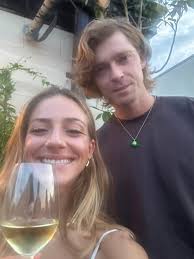 Looking for friends near Waterside area