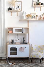 Accueillir bébé dans votre maison. Ikea Hack Comment Relooker La Cuisine Pour Enfant Duktig