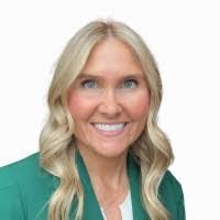 Candace Brewer's Instagram, Twitter & Facebook