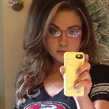 Julie Eckstein's Instagram, Twitter & Facebook