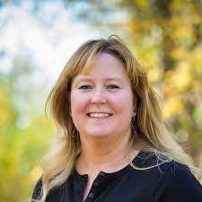 Kerry Perkins's Instagram, Twitter & Facebook