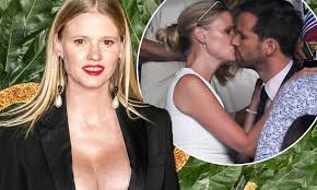 See more ideas about lara stone, lara, editorial fashion. Lara Stone Reveals She Met Her New Property Develop Beau David Grievson On Tinder Daily Mail Online