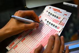 Powerball Jackpot Soars! How Much a Ticket Costs & When to Play! - Imagen principal del artículo