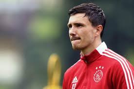 Steven berghuis is a dutch professional footballer who plays as a winger for ajax and the netherlands national team. Niederlande Antisemitische Attacke Auf Spieler Der Zu Ajax Amsterdam Wechselt
