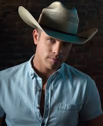 DUSTIN LYNCH TAPPED TO “TAKE OVER” MIDDAYS FOR THE MONTH OF MAY ON LOS  ANGELES' GO COUNTRY 105 (KKGO)