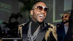 The highest paid athlete in the world of sport, floyd mayweather jnr net worth is believed to be around 400 million. 1vz9aj1gibueam