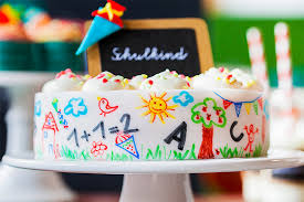 Der kuchen oder torte zum schulanfang können sie in der form einer schultüte oder einem stift einfach selber machen. Einschulungstorte Torte Tischdeko Zur Einschulung Selber Machen