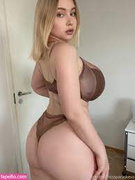 Missparaskeva naked - 71 photo