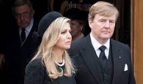 Anthony bourdain sat down with food writer helen rosner to explicitly talk about the election of the passing of anthony bourdain is a profoundly sad one, but know you are loved and there are people. Anthony Bourdain Tot Selbstmord In Paris Sterbliche Uberreste Des Tv Kochs Eingeaschert News De