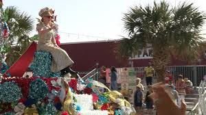 Spectators Flock To San Antonio'S Fiesta Flambeau Parade | Kens5.Com