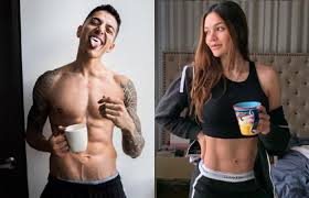 Seguramente el sueño de cualquier colombiano es el de tener una casa propia y, lina tejeiro lo por medio de sus redes sociales la actriz llanera ha publicado fotografías de su nueva casa a la vez que. Regalo De Andy Rivera A Lina Tejeiro Que La Acompana Todos Los Dias En Casa