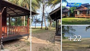 Pantai ini secara amnya masih asli kecuali sedikit bahagian yang telah dibina bangunan bangunan chalet tepi pantai. Chalet Kayu Ala Kampung Depan Pantai Cherating Untuk Percutian Tenang Bersama Keluarga Port Cuti