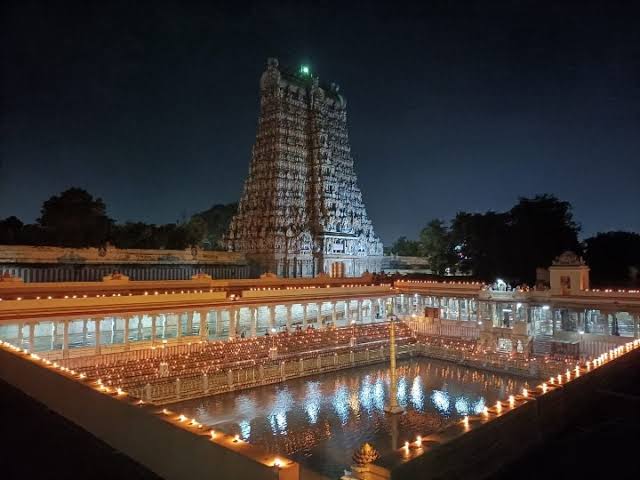 சூரிய கிரகணம் : தீபாவளிக்கு மறுநாள் மதுரை மீனாட்சி அம்மன் கோவில் நடை அடைப்பு!