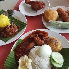Selain itu, nasi lemak juga sering dimasak bersama dengan daun pandan. Nasi Lemak Saleha Kuala Lumpur Restaurant Bewertungen Telefonnummer Fotos Tripadvisor
