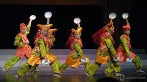 Apa yang dimaksud dengan pola lantai? Tari Piring Tarian Khas Asal Sumatera Barat Unik Banget