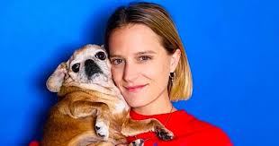 Désormais installée à los angeles loin de la vie royale, meghan markle se concentre désormais sur des projets personnels. Qui Est L Amoureuse D Angele Photos