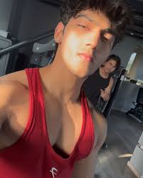 Waiting eagerly for the cut, but staying fully focused