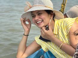 Gautami Patil Relaxes At Beach, Shares Pics For Her Fans - News18