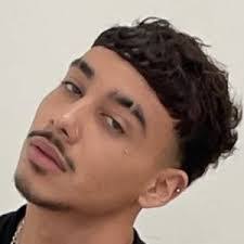 Michael Mendieta's Instagram, Twitter & Facebook