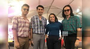 Lagu raya baru 2020 senariounion di hari yang mulia. Haiza E1 Bangga Nyanyi Lagu Raya S Atan