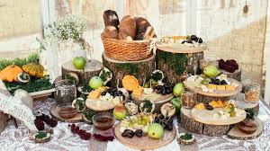 12 Idees Pour Un Joli Buffet De Mariage Fait Maison Buffet Mariage Repas Mariage Champetre Aperitif Mariage