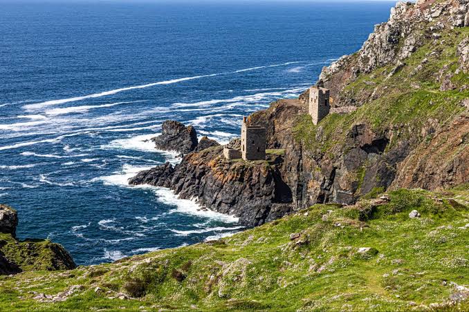Visiting "Poldark" Film Sites in Gorgeous Coastal Cornwall
