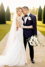 33 Ideal Couple Poses For Excellent Shots Wedding Forward Wedding Dresses Wedding Photography Poses Dream Wedding Dresses